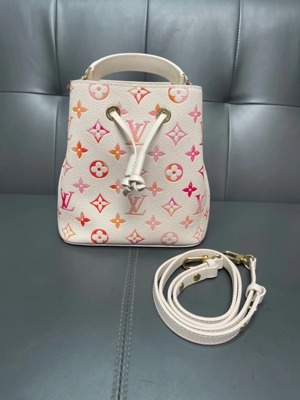 99新 LouisVuitton/路易威登 路易威登/LV新款芯片老花水桶包