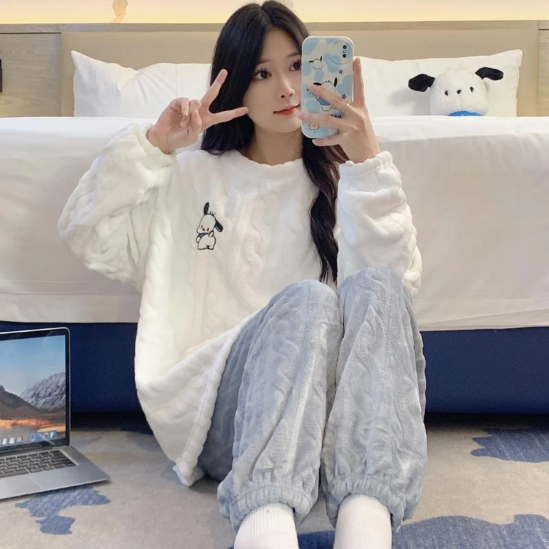 萨睡衣女款冬季2025新款长袖珊瑚绒加绒加厚套装冬天家居服可外穿