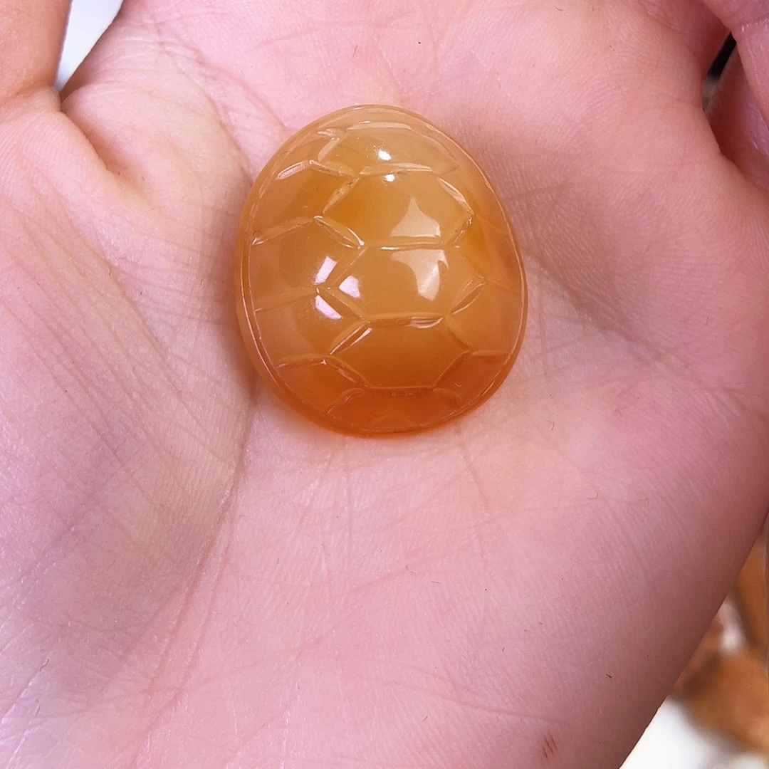 琥珀珠宝奇石未镶嵌Y***。，