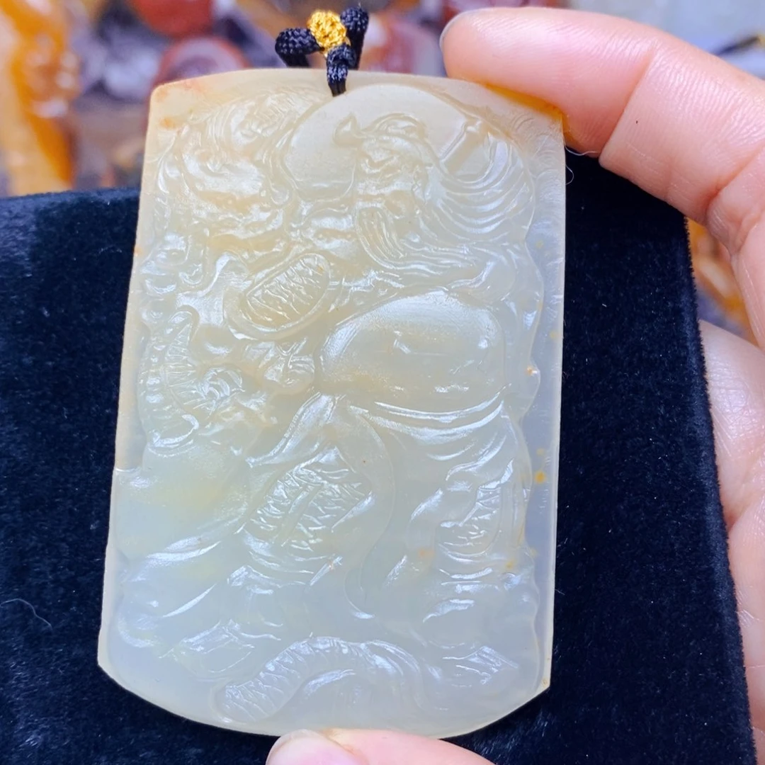 石英质玉（黄龙玉）未镶嵌颈饰