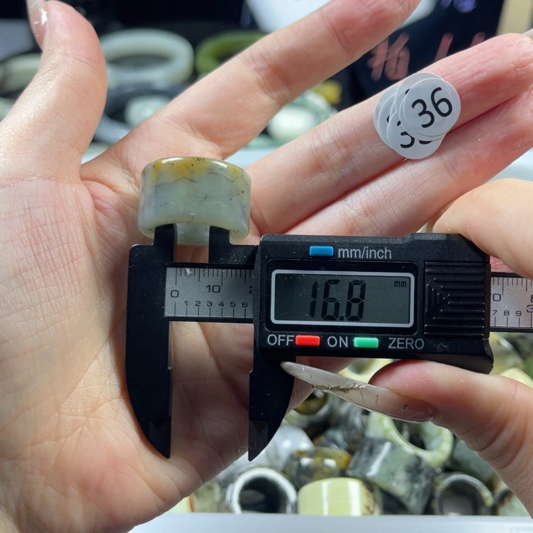 蛇纹石玉未镶嵌戒指