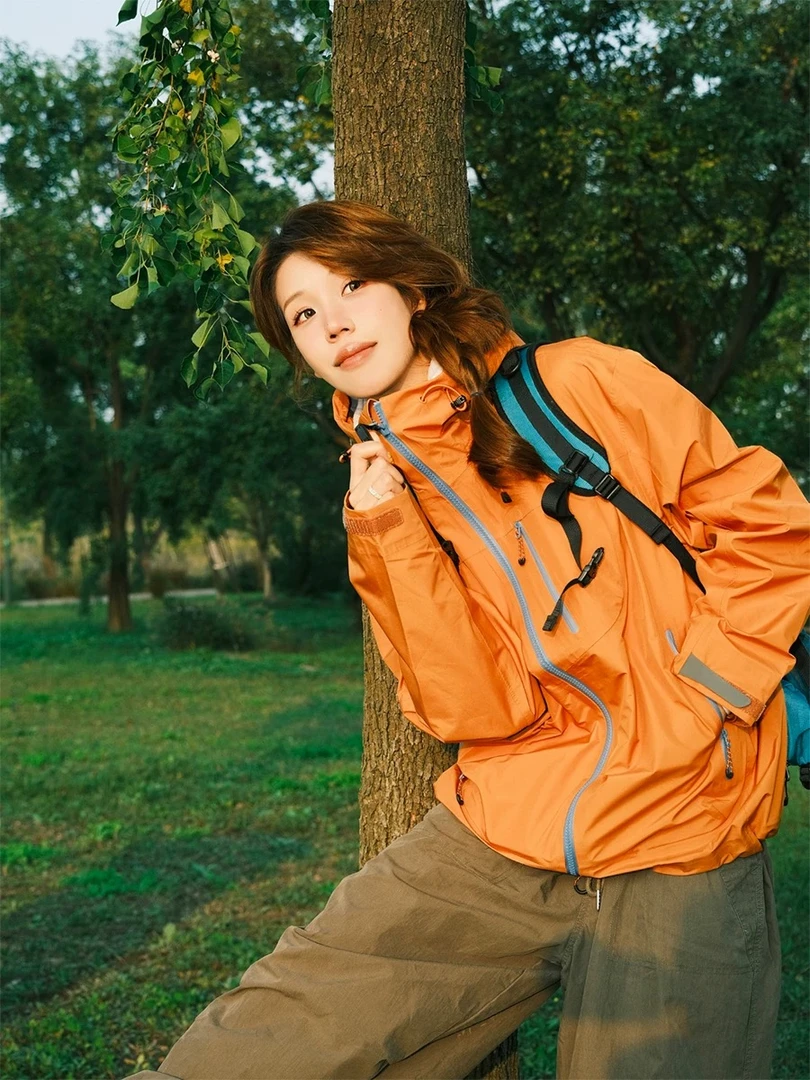 2025秋季新款连帽炫彩拉链男女情侣款冲锋衣宽松休闲