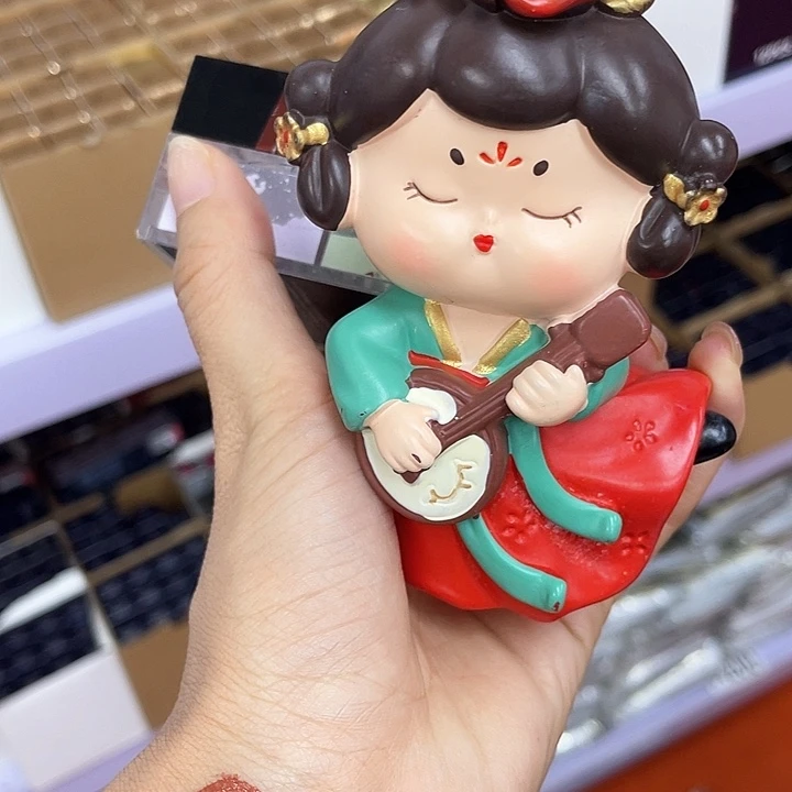 自然四宫格粉散陶瓷娃娃