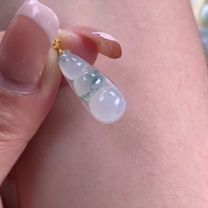 翡翠颈饰18K金镶嵌豆子