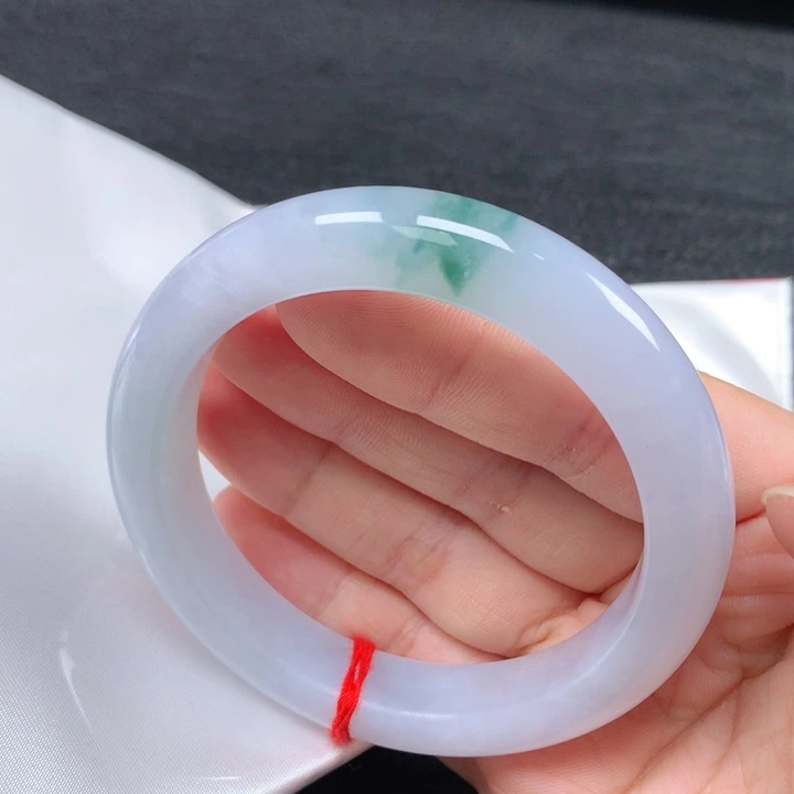 翡翠未镶嵌手镯