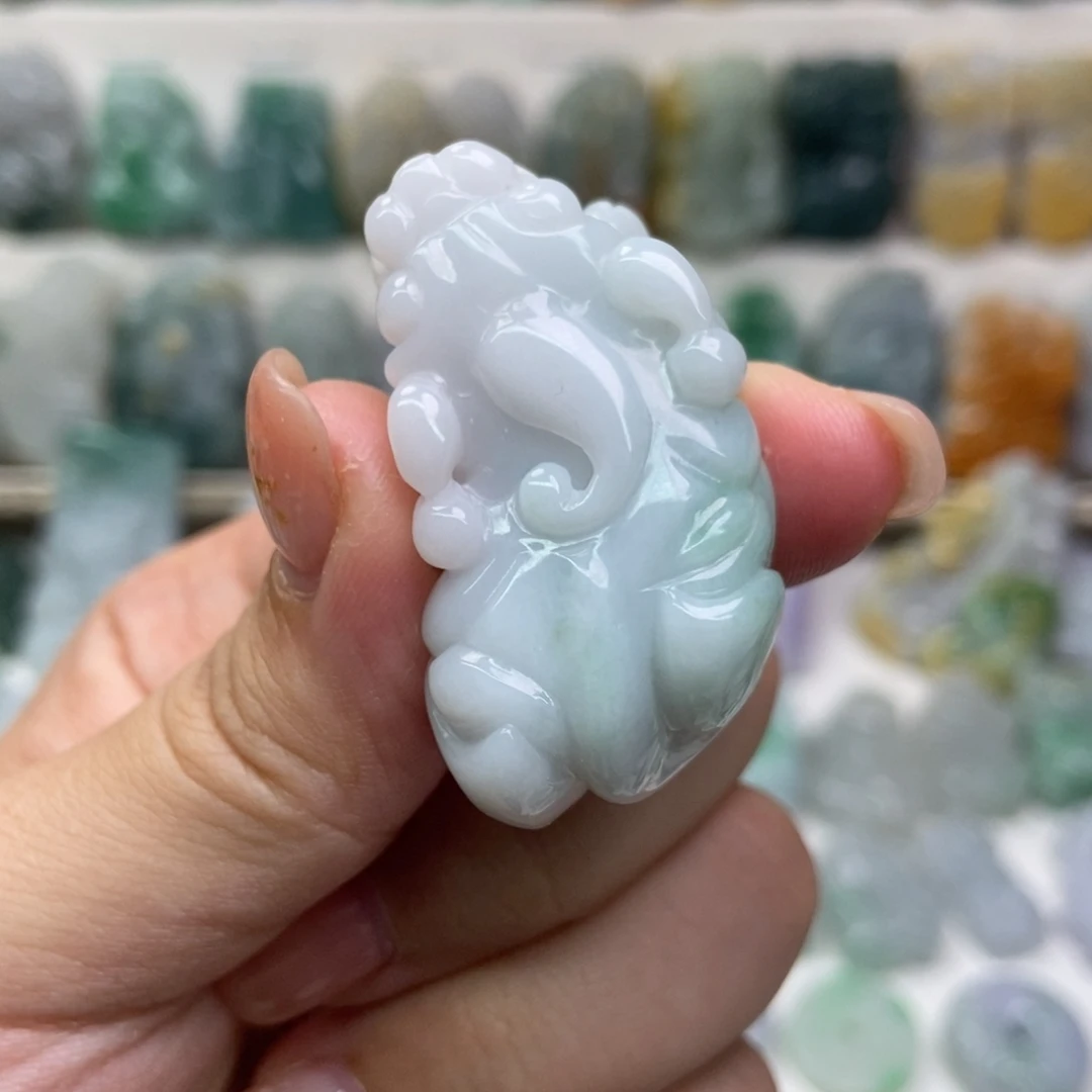 吊坠(赠链)未镶嵌翡翠口含珠