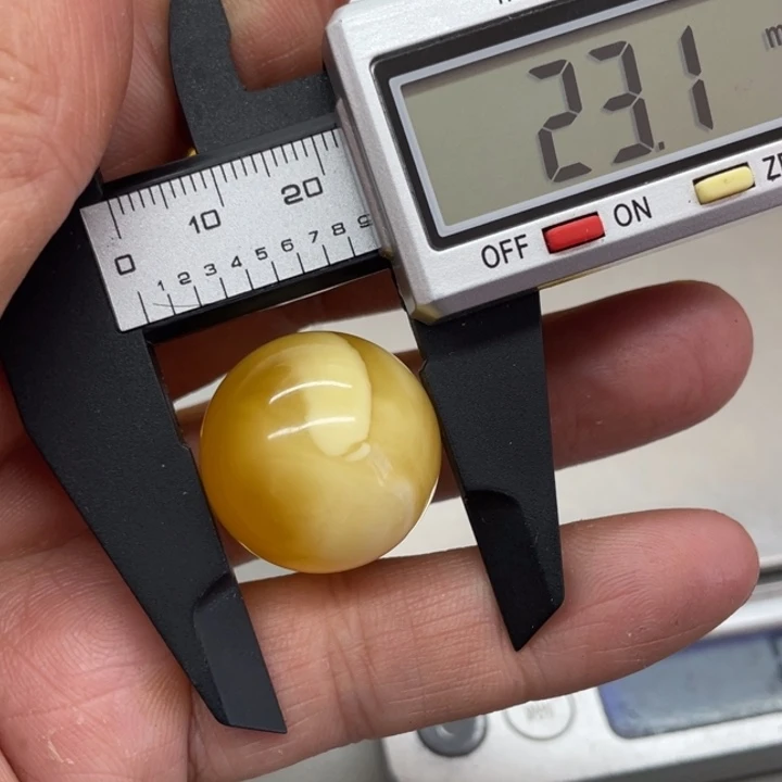 琥珀裸石未镶嵌圆珠