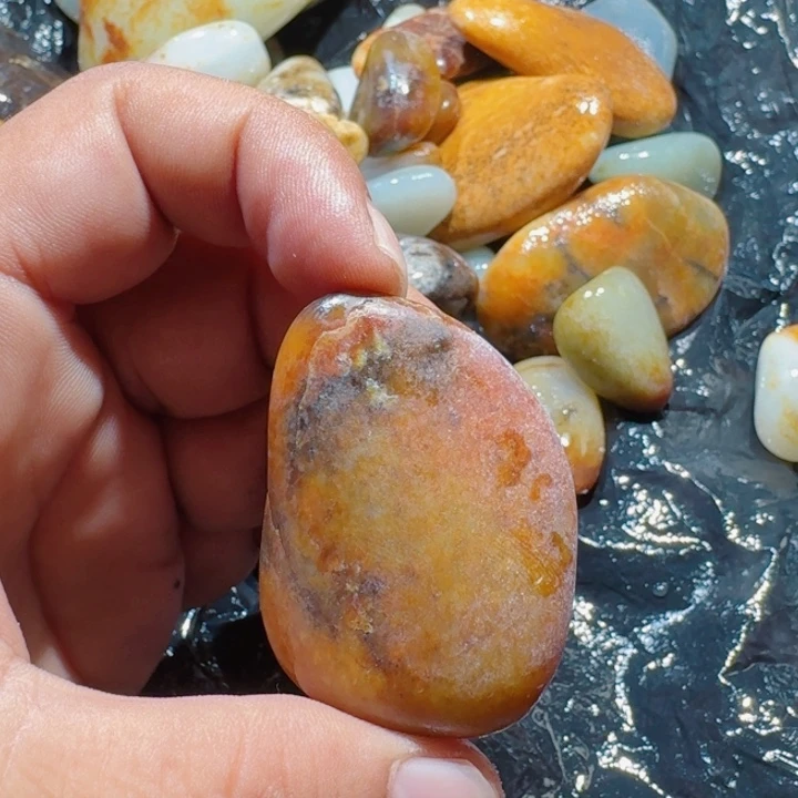 颈饰未镶嵌和田玉（糖玉）28克