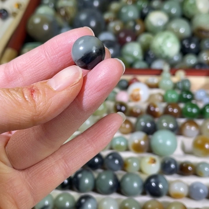 和田玉（糖玉）未镶嵌珠宝半成品14