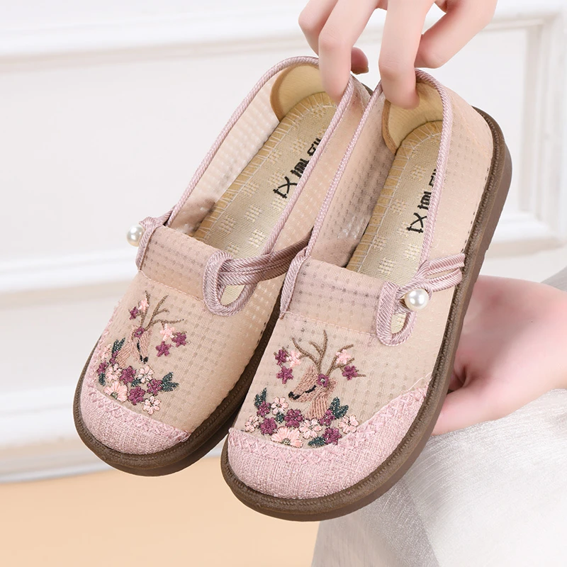 夏新款新中式老北京布鞋女绣花单鞋平底妈妈鞋百搭休闲鞋透气单鞋