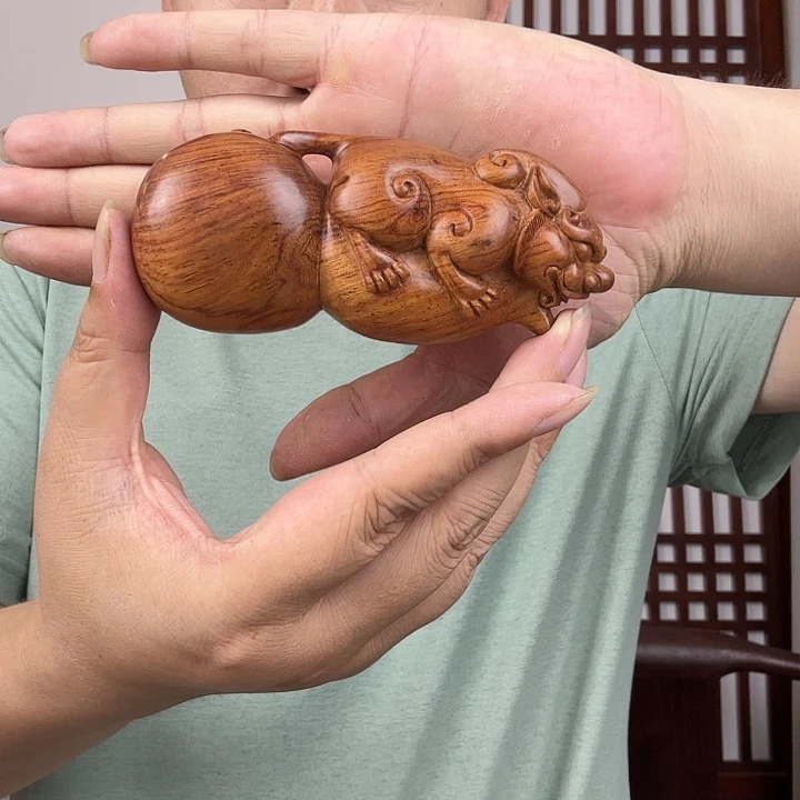 黄花梨/降香黄檀葫芦貔貅手把件