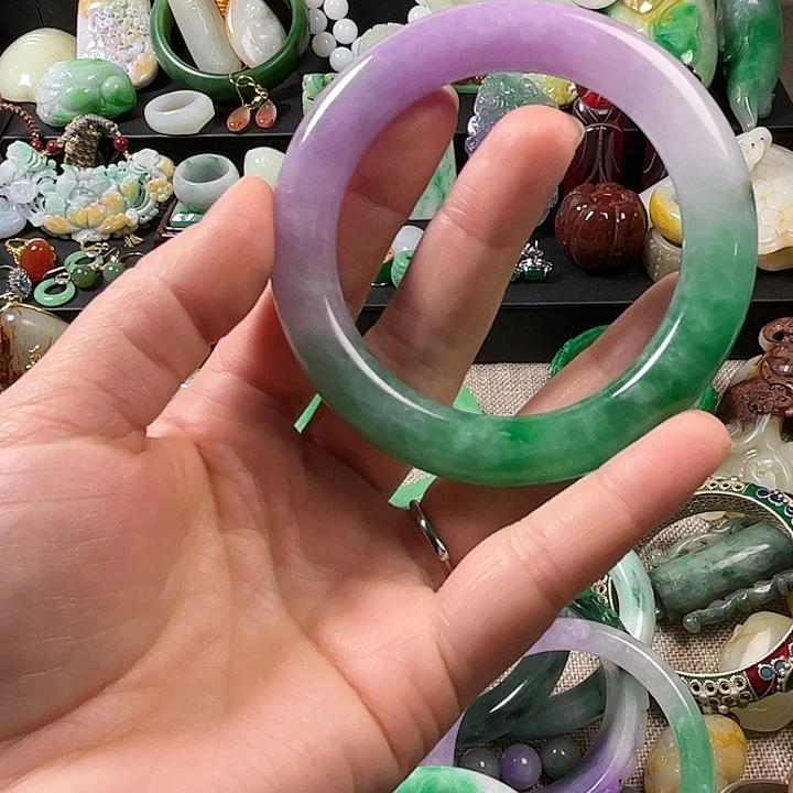 玉***珑翡翠未镶嵌颈饰翡翠未镶嵌颈饰