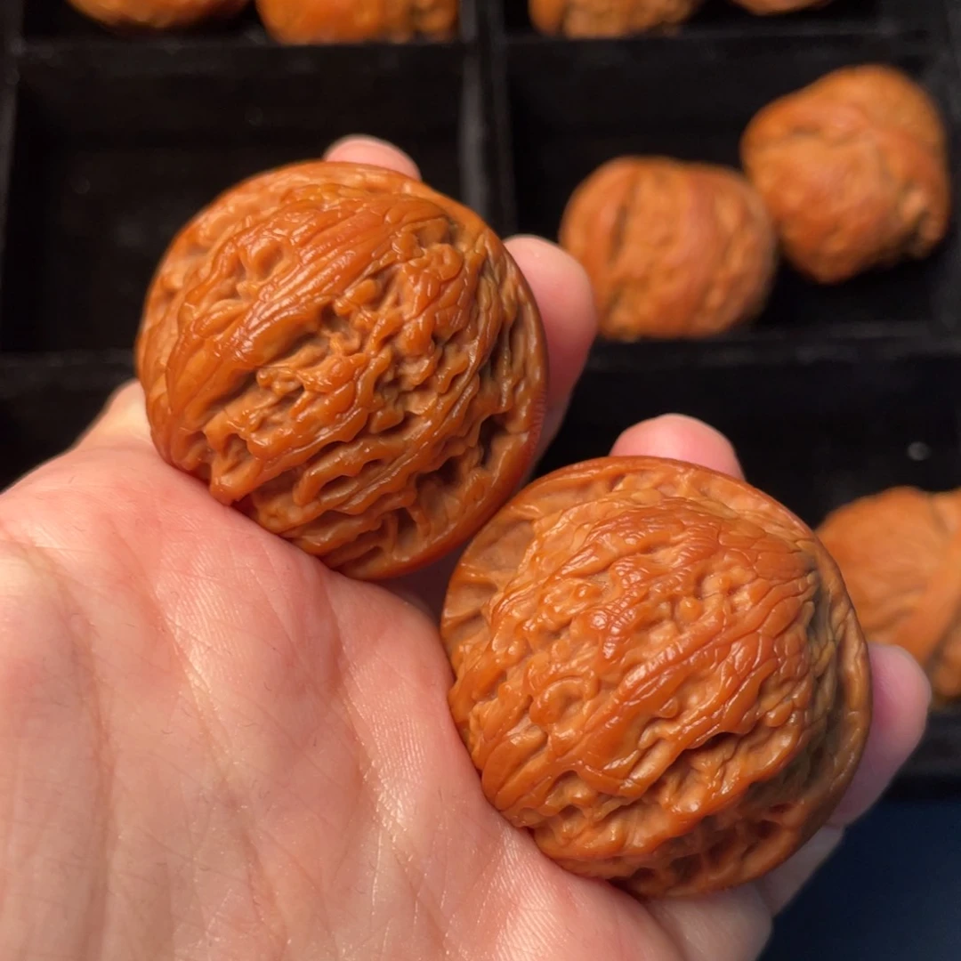 文玩核桃把件秦岭野生文玩核桃