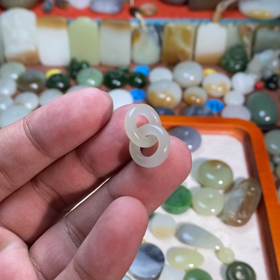 和田玉未镶嵌吊坠(不含链)