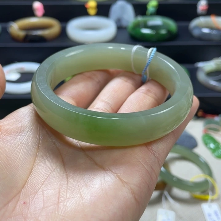 和田玉（翠青玉）未镶嵌手镯一口翠