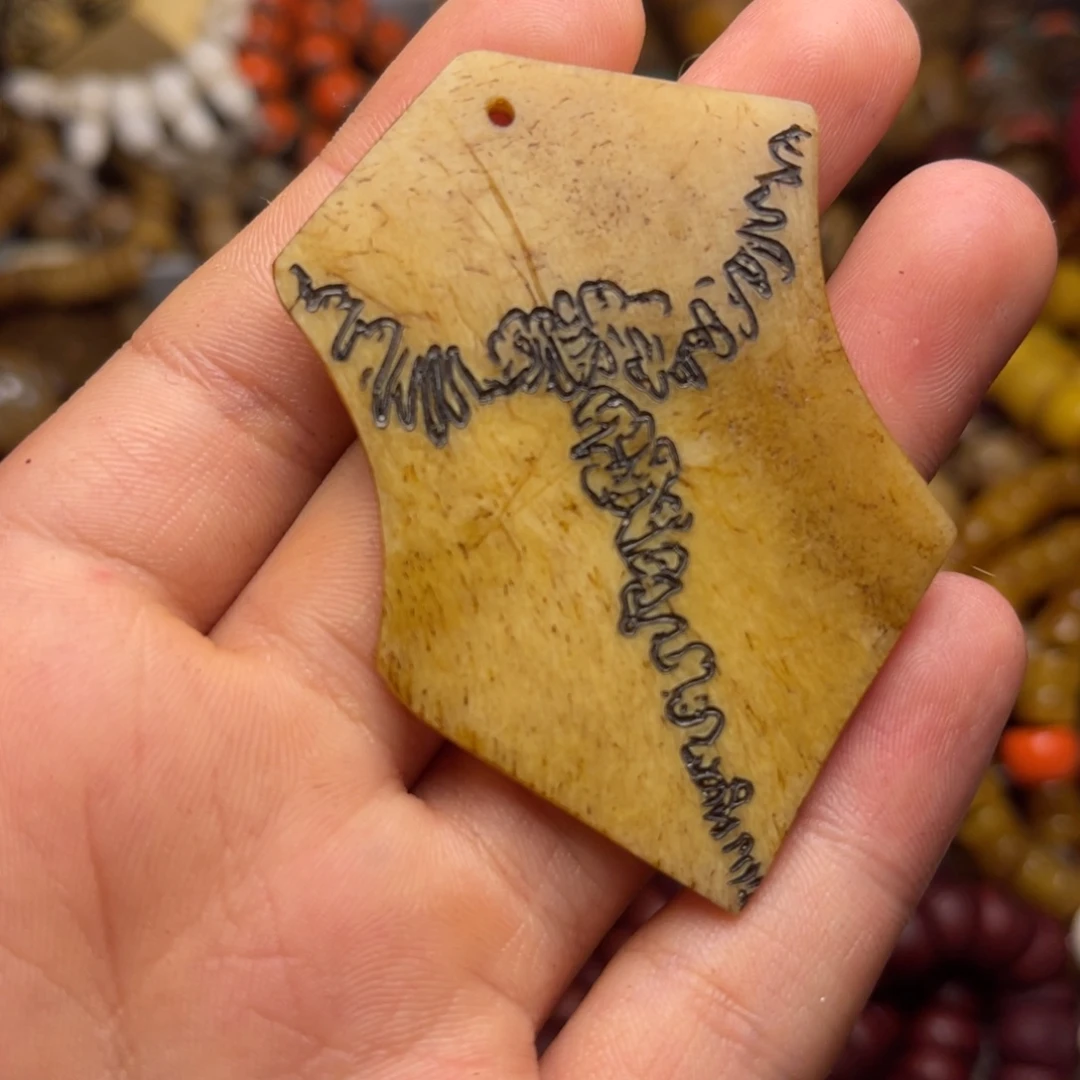 大叶紫檀（黑酸枝木类）