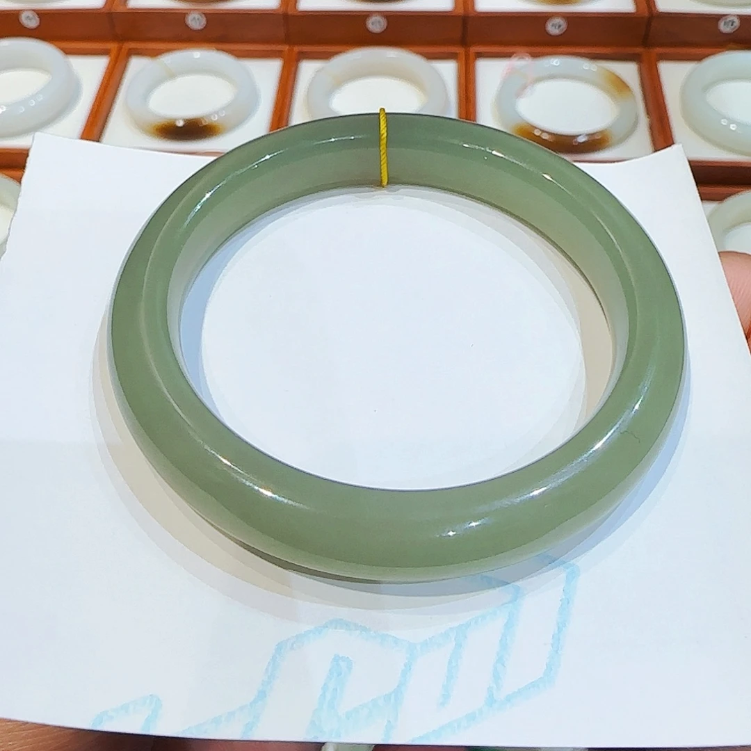 和田玉手镯未镶嵌高冰湖水绿50 51 52