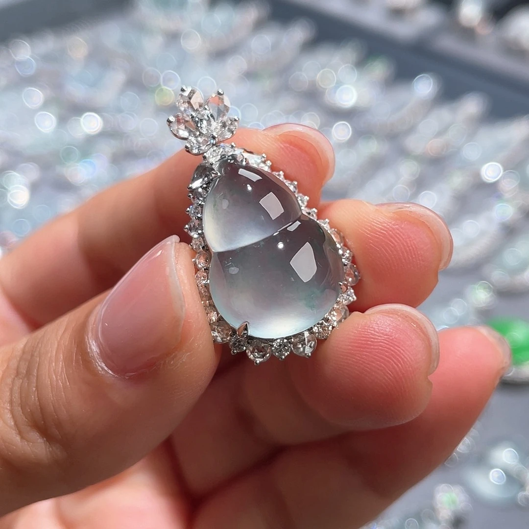 翡翠颈饰18K金镶嵌葫芦