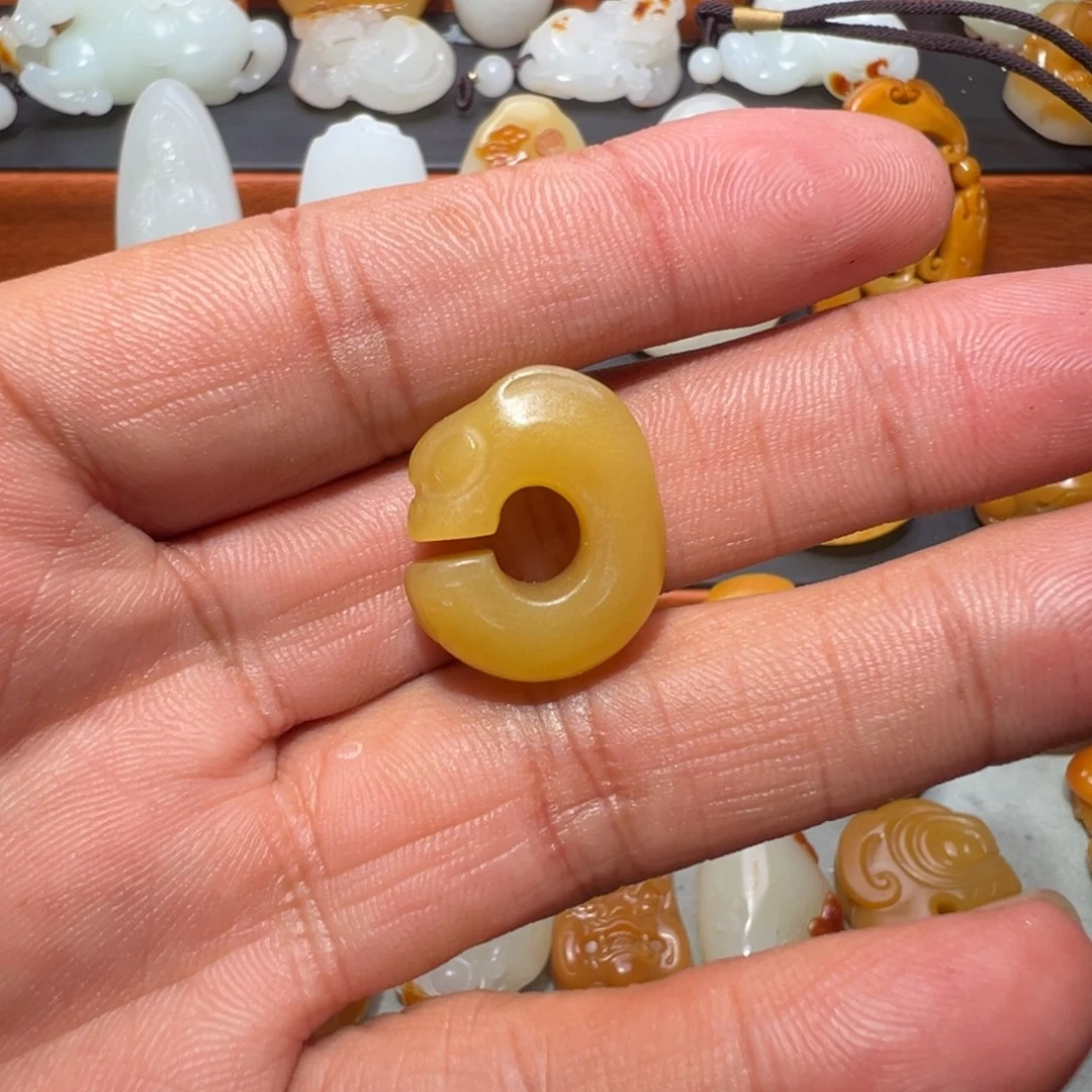 随***扬颈饰未镶嵌和田玉