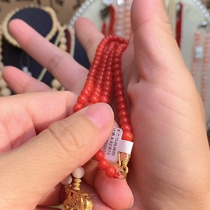 戚****铁合金皮质小项链