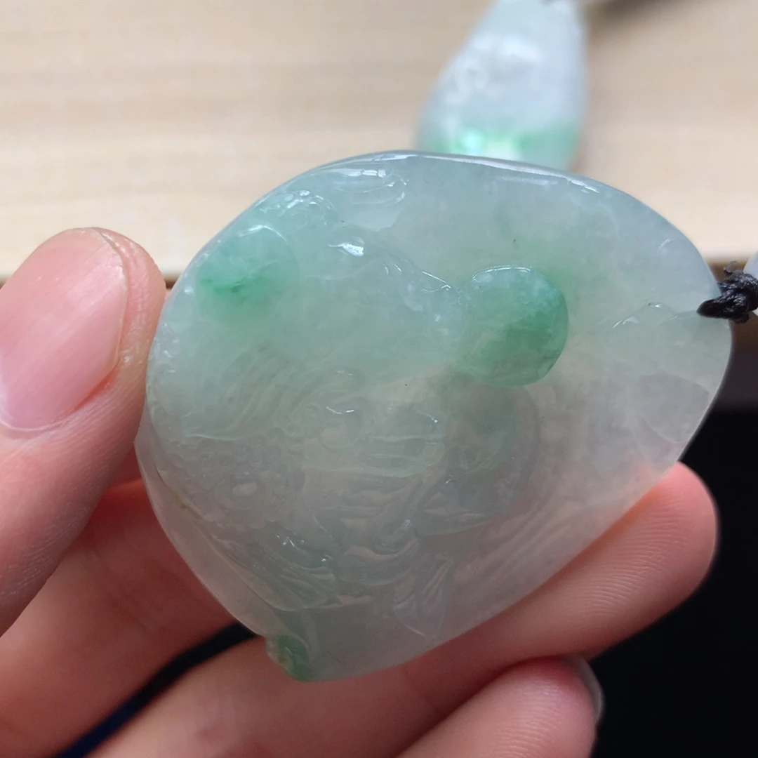 颈饰未镶嵌翡翠吊坠