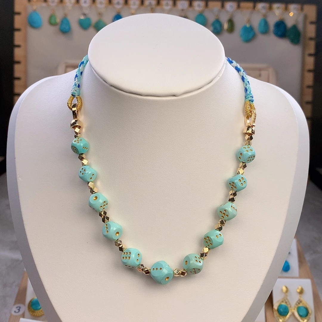 未镶嵌绿松石颈饰