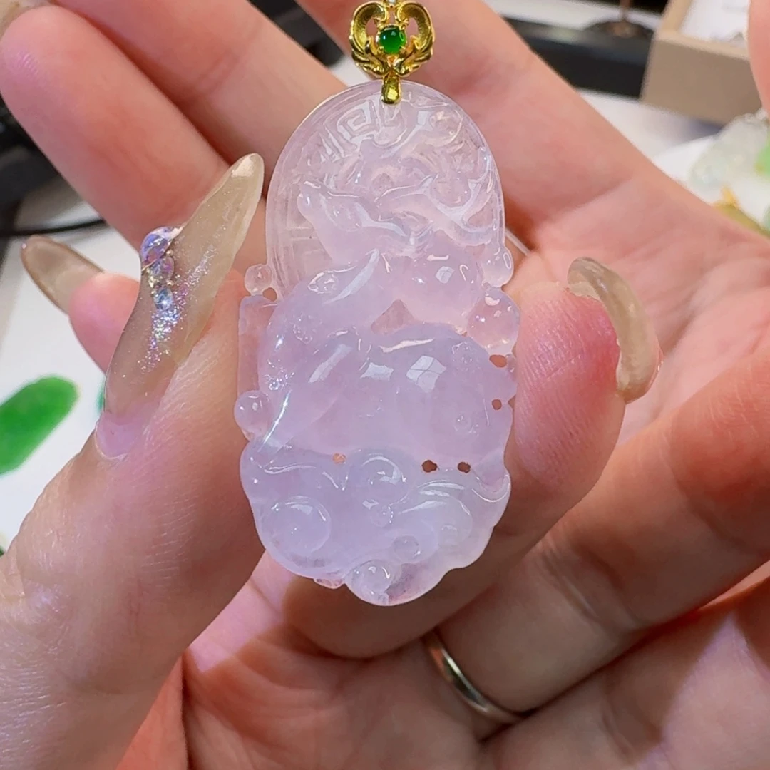 翡翠18K金镶嵌颈饰