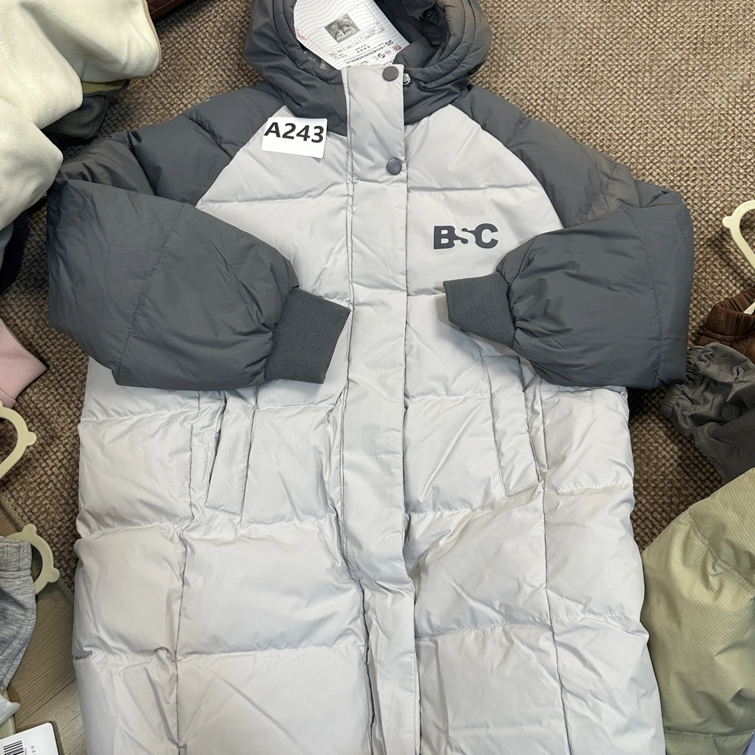 A148儿童外套默认微瑕