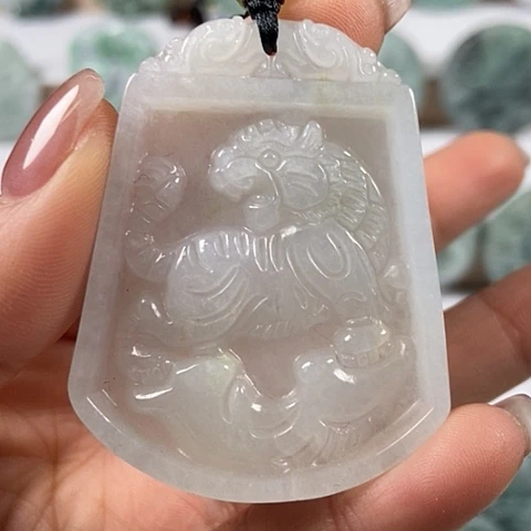 翡翠颈饰未镶嵌上山虎有棉线福利