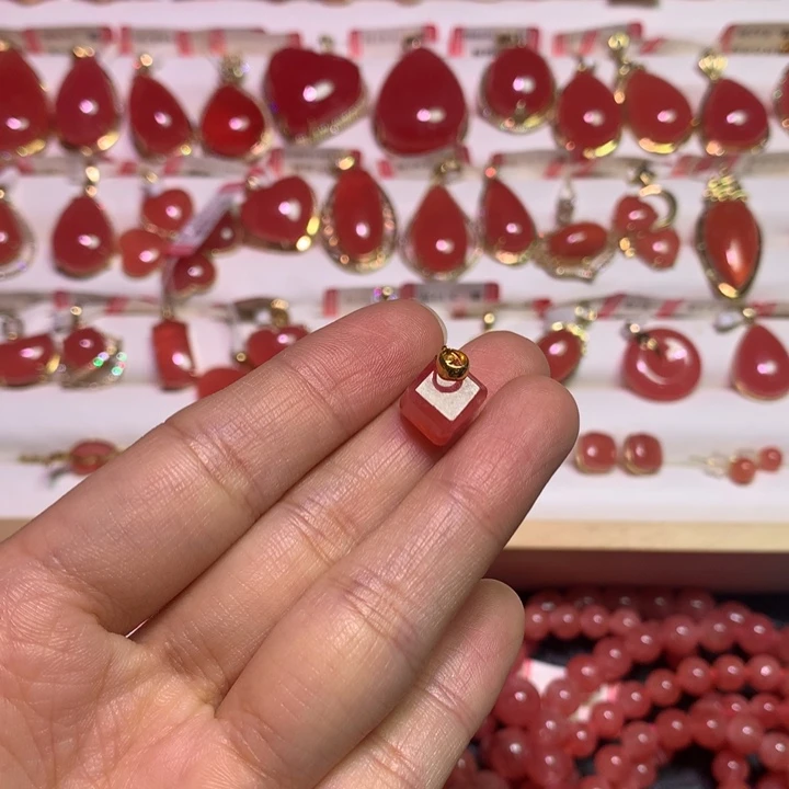 菱锰矿（红纹石）18K金镶嵌颈饰