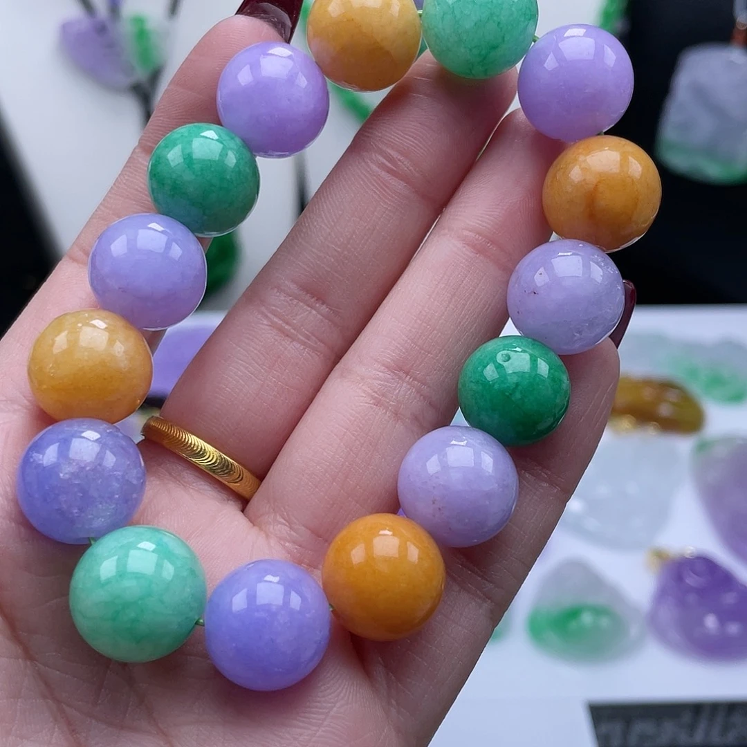 翡翠吊坠(赠链)未镶嵌