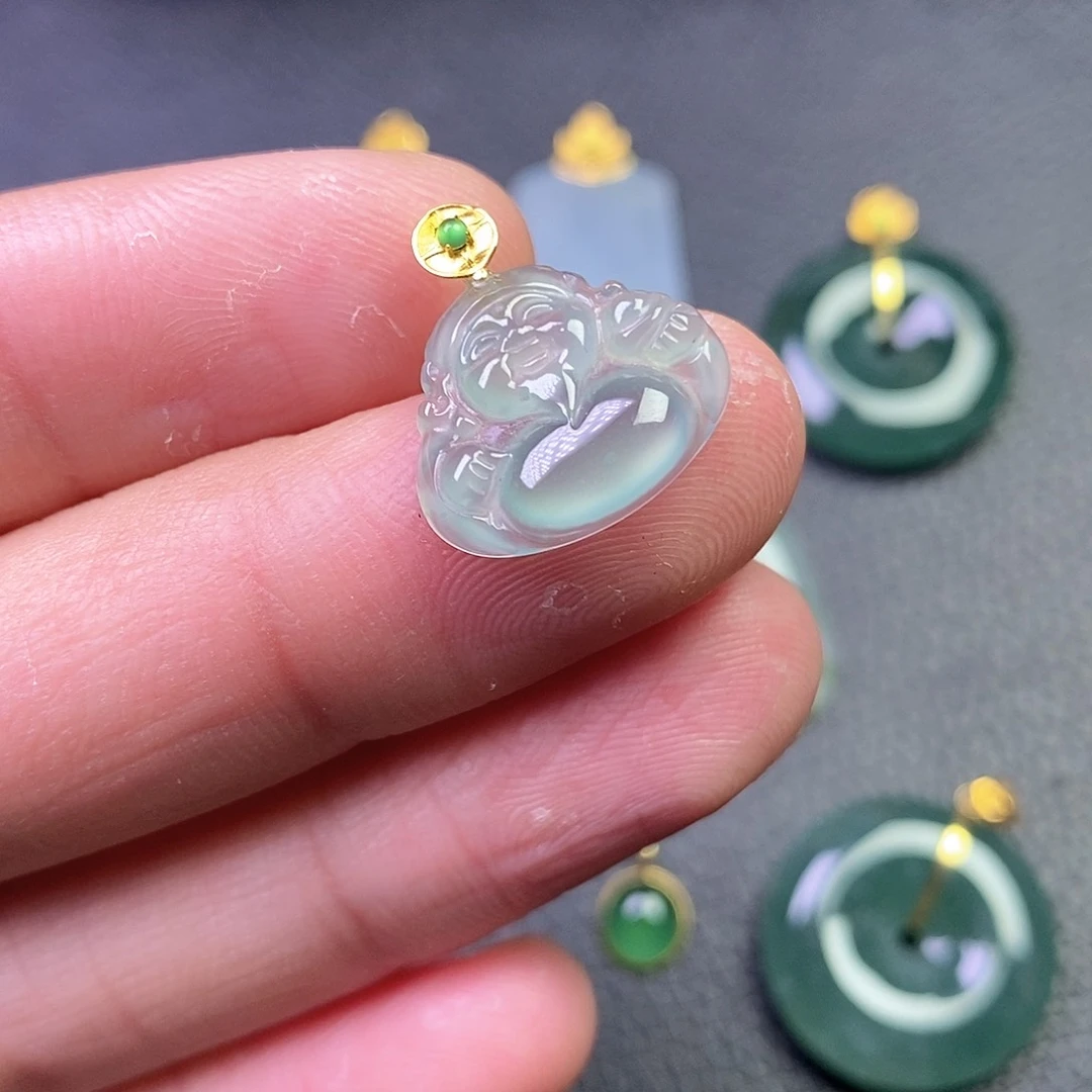 颈饰18K金镶嵌翡翠