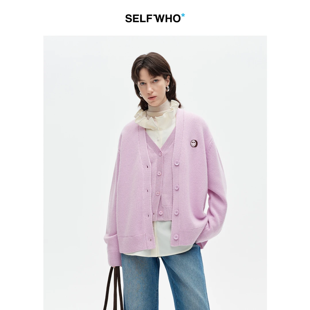 SELFWHO100%绵羊毛笑脸绣章V领针织开衫女2025冬新款宽松毛衣外套