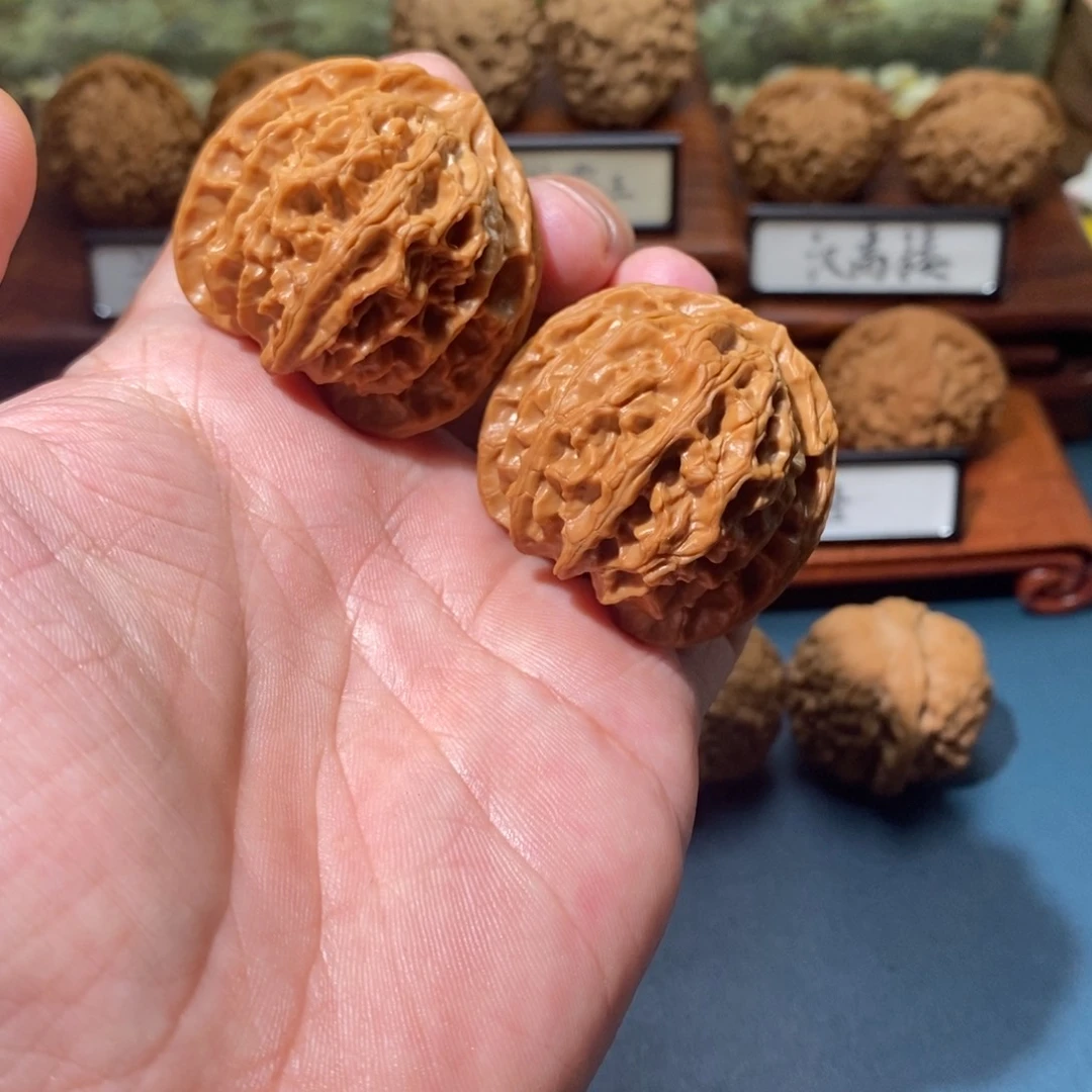 文玩核桃吊坠苹果园