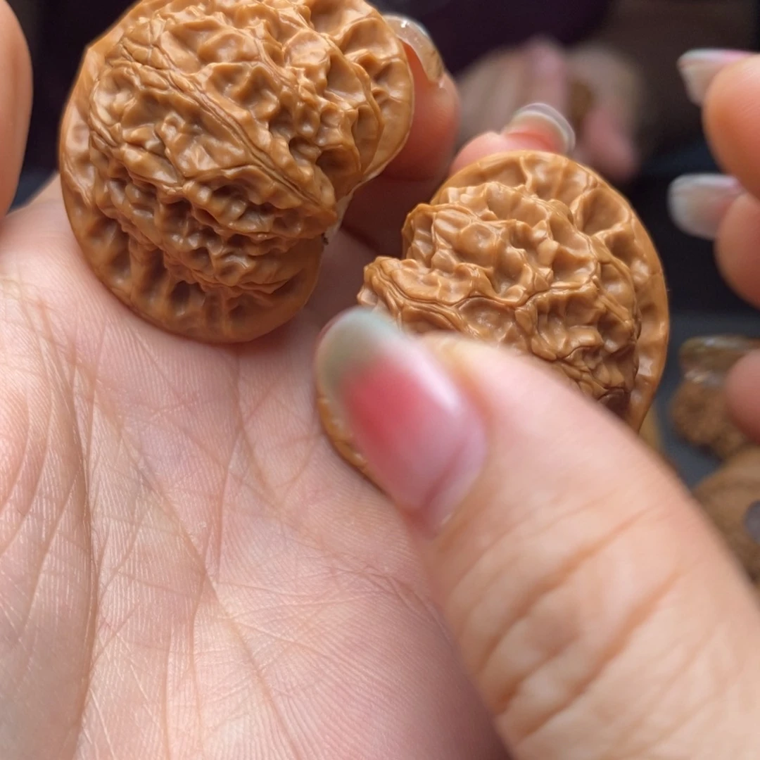 文玩核桃把件宫灯