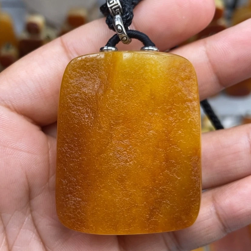 【闪购商品】琥珀颈饰未镶嵌