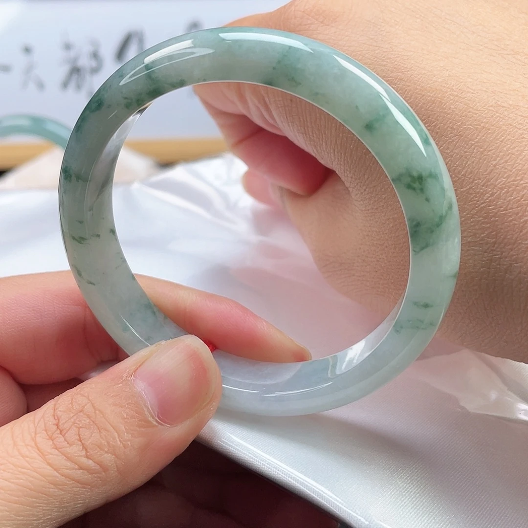 翡翠未镶嵌手镯正圈10