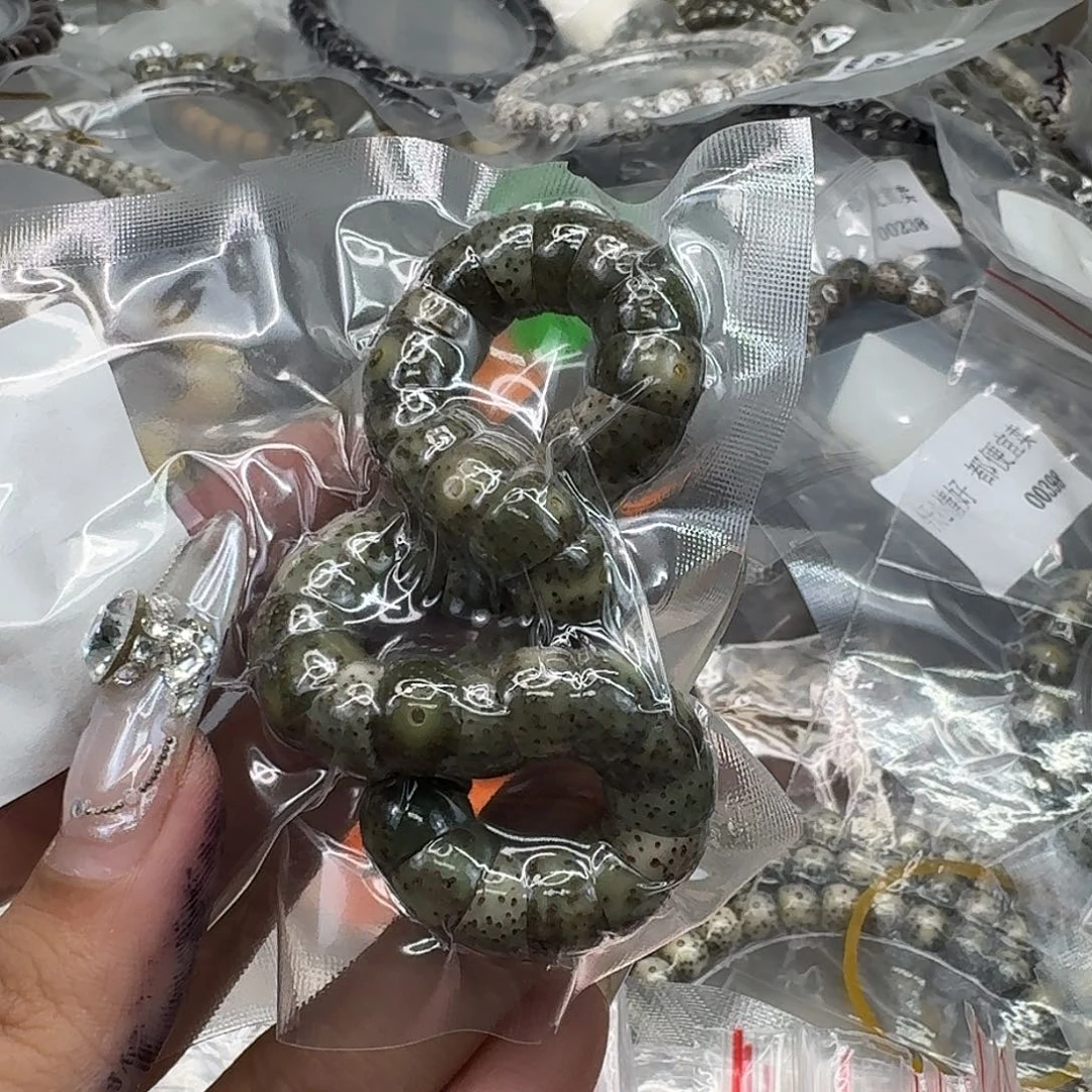 猫***三手串星月菩提319绿星月菩提猪大肠10条