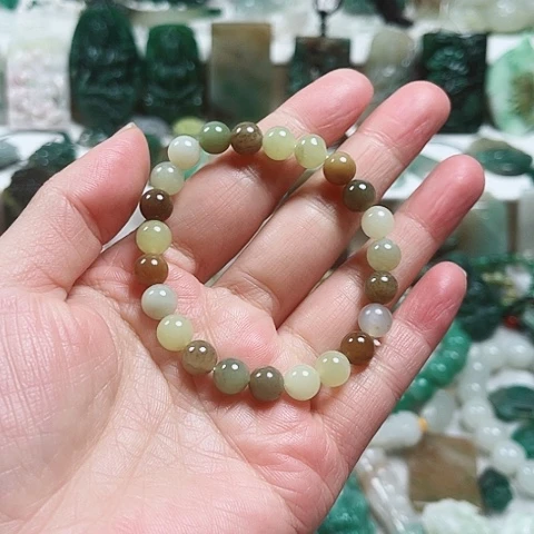 独山玉未镶嵌吊坠