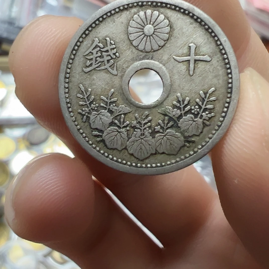 拍品。