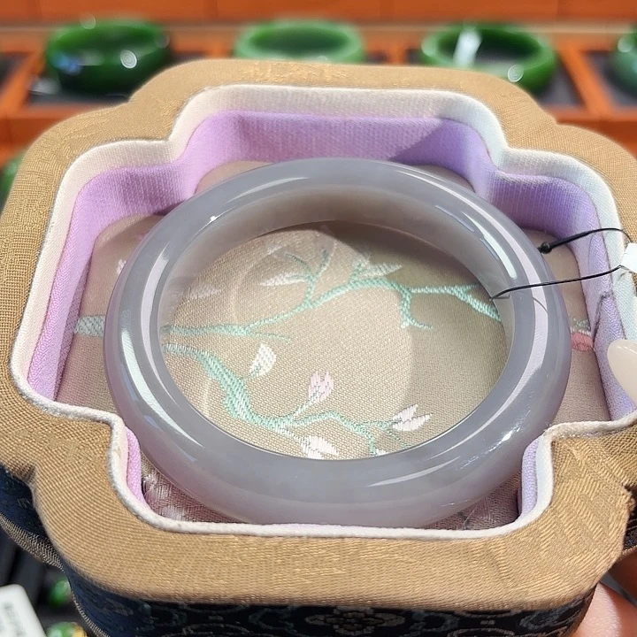 和田玉未镶嵌手镯仙紫