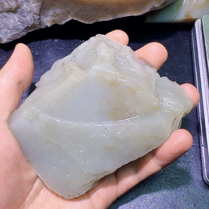 未镶嵌和田玉（糖玉）珠宝半成品
