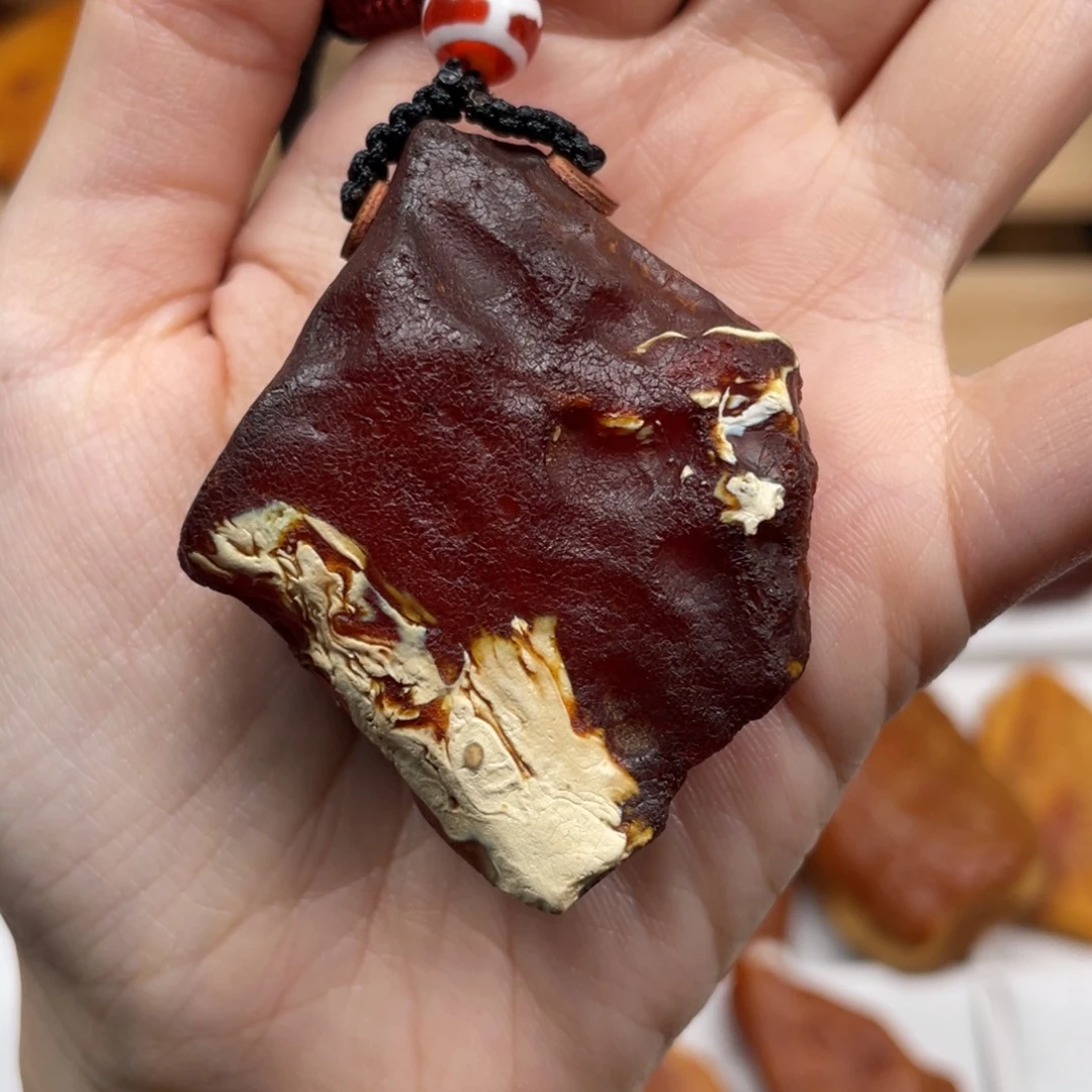 琥珀未镶嵌珠宝奇石