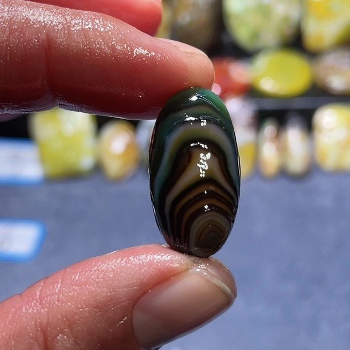 玛瑙/玉髓未镶嵌珠宝奇石