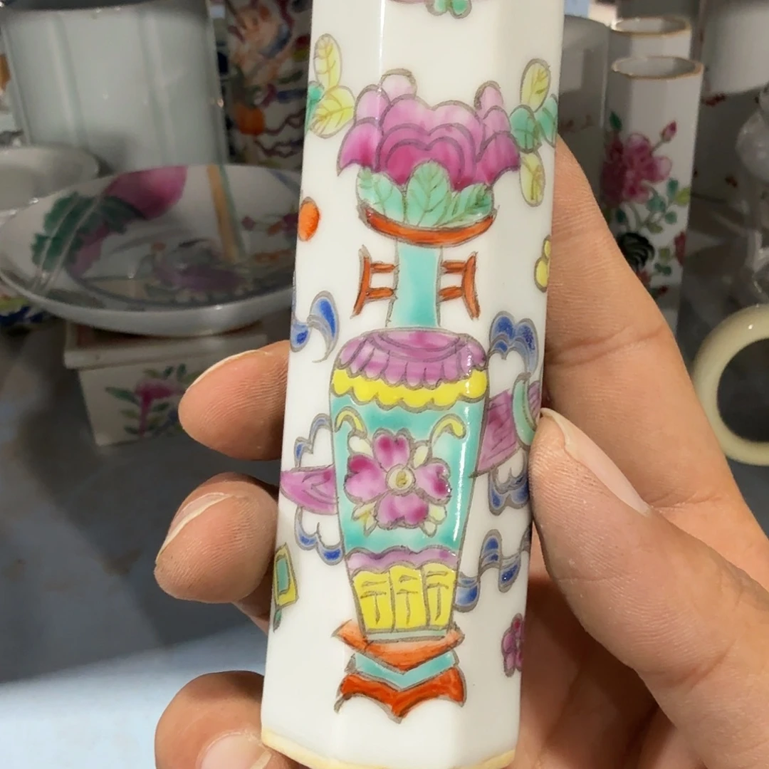 瓷片摆件等物品等都会自动消失