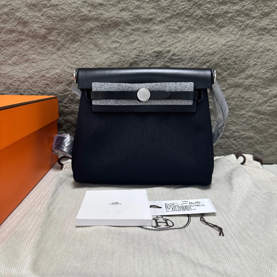 99新 Hermes/爱马仕 爱马仕黑银miniherbag单肩包