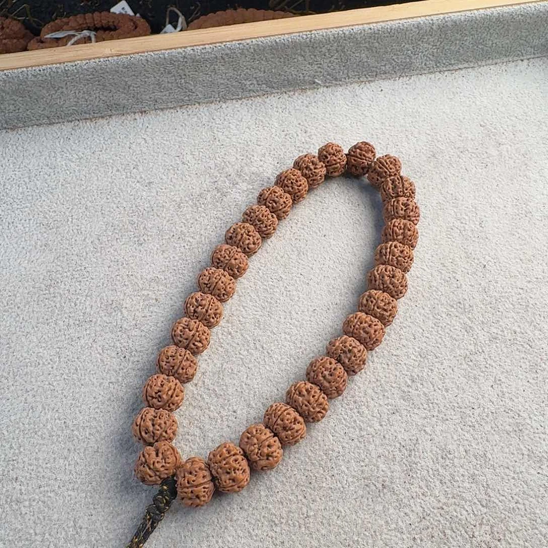 金刚菩提吊坠12凹底梅花