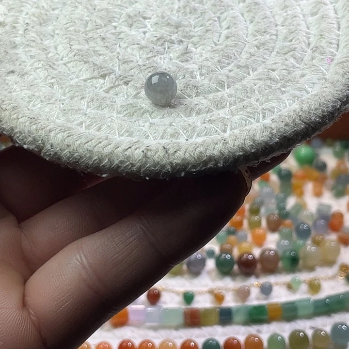 翡翠散珠未镶嵌定制翡翠卡7.8