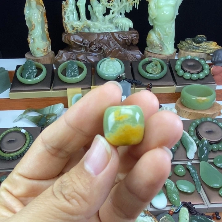 岫岩河磨玉（透闪石质玉）未镶嵌颈饰