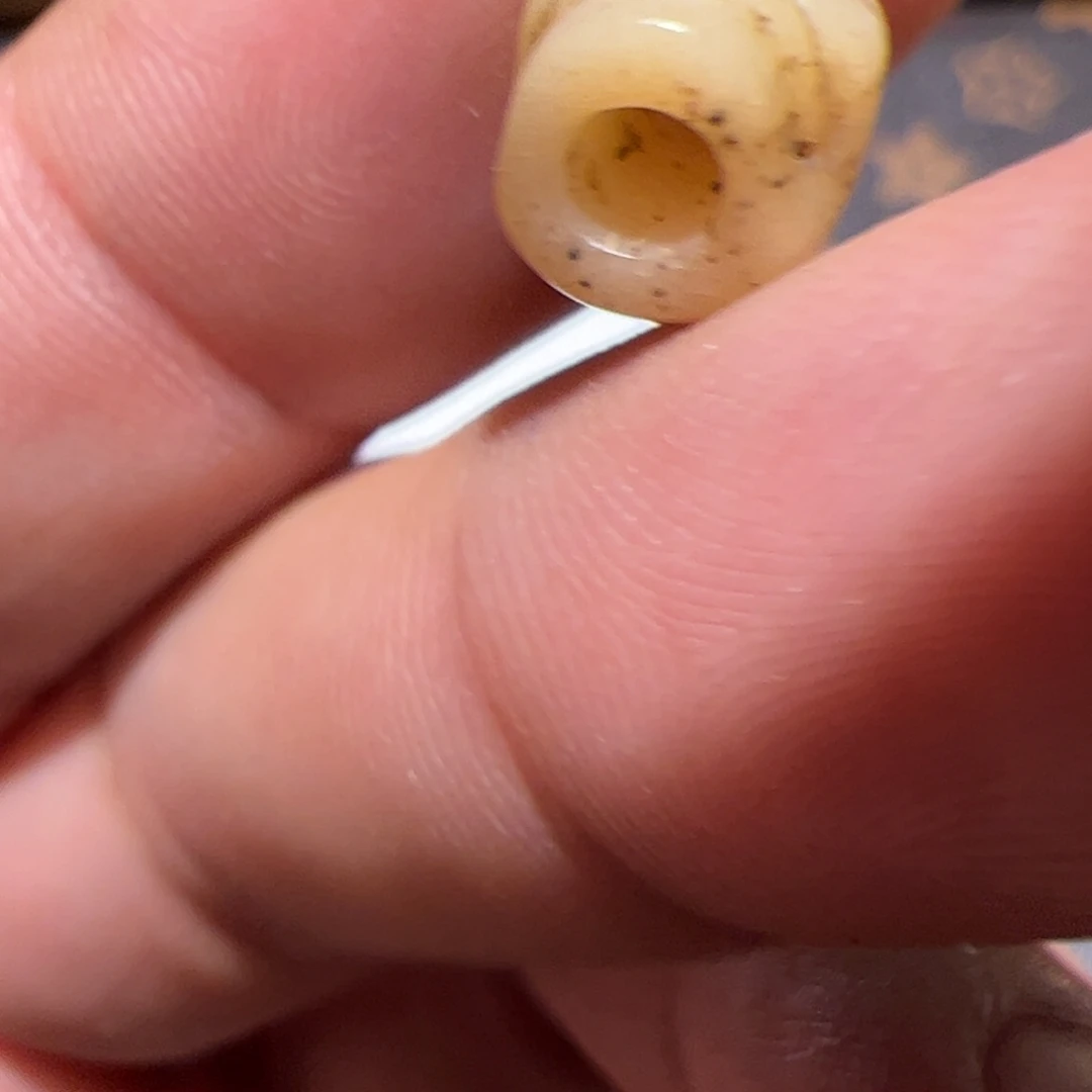 君***辉玻璃颈饰你是不是也